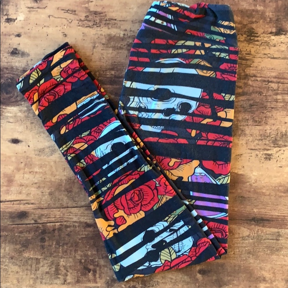 Skull/floral Halloween Lularoe Leggings OS